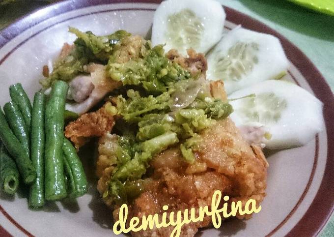 Ayam Krispi Geprek Cabe Ijo