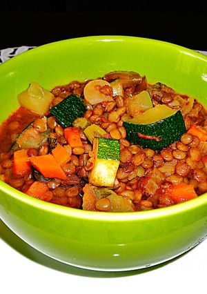 Foto principal de Lentejas con verduras variada - vegano