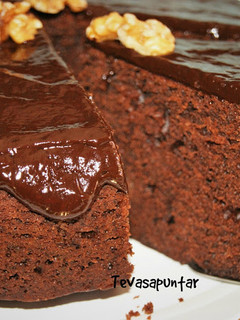 Una foto de Bizcocho de chocolate con mahonesa
