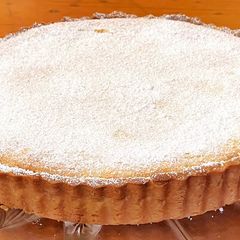 A picture of Apricot frangipane tart.