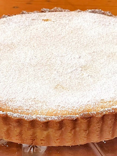 A picture of Apricot frangipane tart.