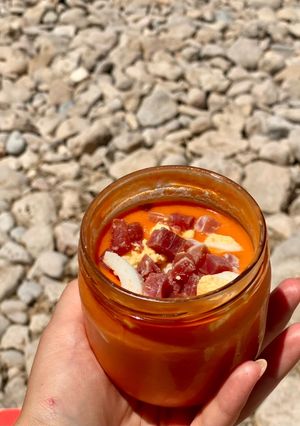 Una foto de Salmorejo cordobés sin pan