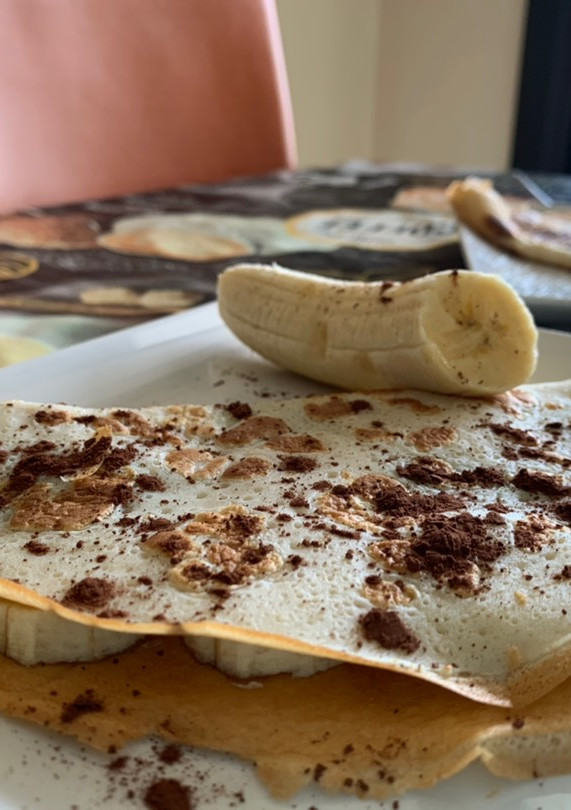 Una foto de Tortita/Crepe de plátano y chocolate🍫☕️🍌