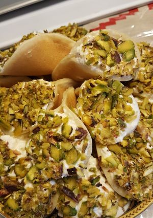 A picture of Qatayef.