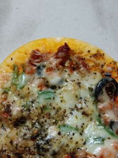 ভেজ পিজ্জা (veg pizza recipe in Bengali) রেসিপির প্রধান ছবি