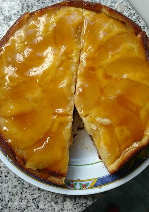 Una foto de Torta húmeda de manzana 🍎🍎