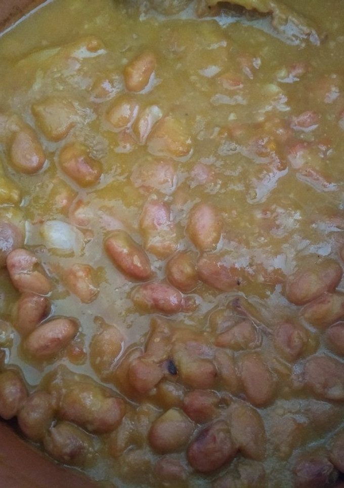 Una foto de Frijoles con rabo de toro estilo Arguiñano
