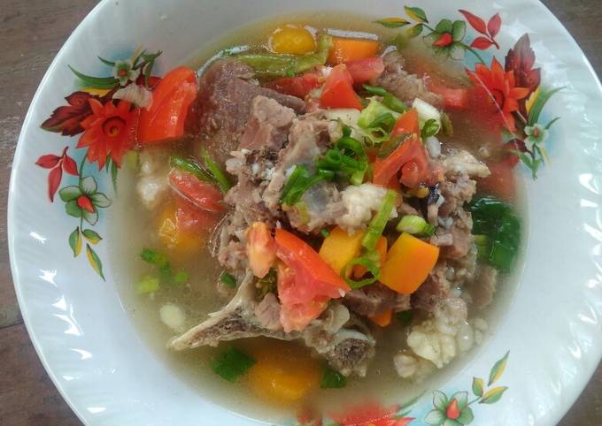 Resep Sop Tulang Gajih Sapi Kolesterol Ijinkan Aku Menikmatinya Oleh Intan Agnes Cookpad