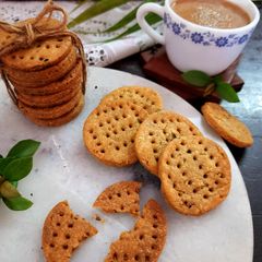 A picture of Whole Wheat Masala Mathri.