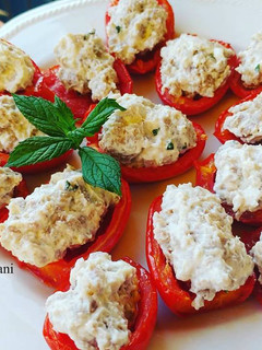 Foto di Pomodori ripieni con ricotta alla menta e salsiccia