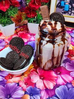 ओरियो स्मूदी (Oreo Smoothie recipe in Hindi) रेसिपी मुख्य फोटो
