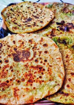 কড়াইশুঁটির পরোটা (koraishutir porota recipe in Bengali) রেসিপির প্রধান ছবি