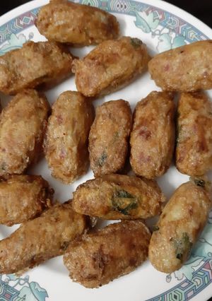 A picture of Resha kebabs.