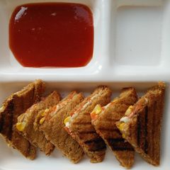 Quick bite: corn-cheese toasts A picture of Quick bite: corn-cheese toasts.