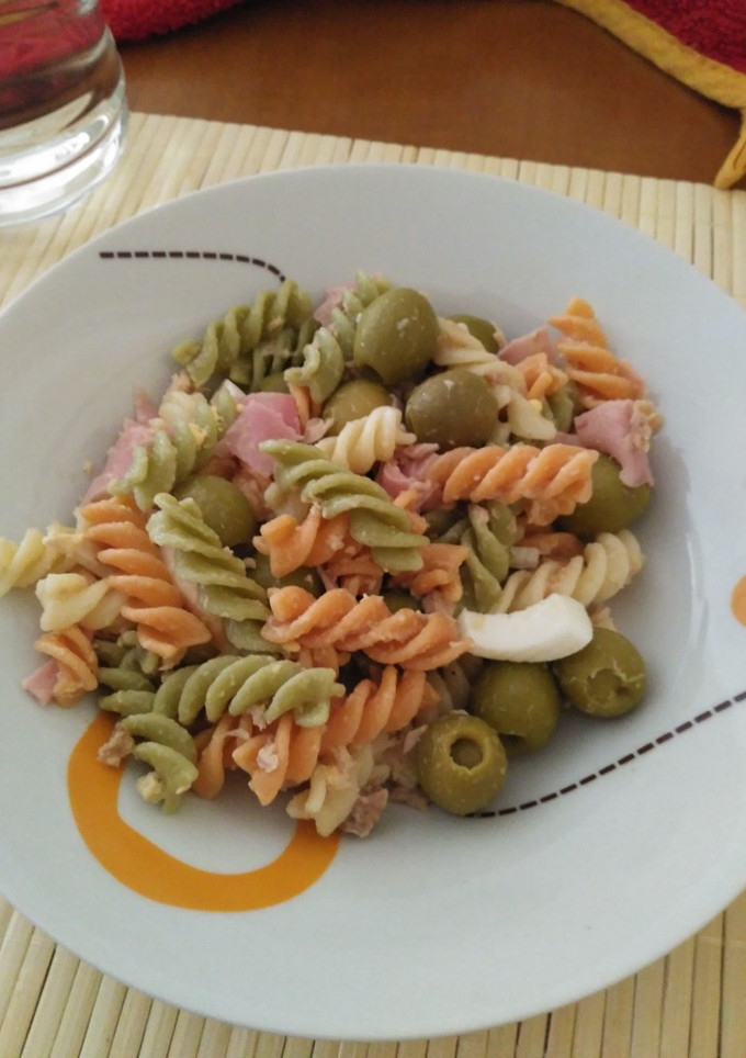 Una foto de Ensalada de pasta rápida