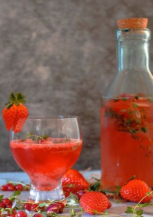 A picture of Thyme for berry mocktail.