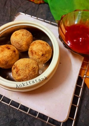 A picture of Quick and Crispy poha pizza balls.