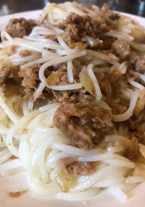 Una foto de Fideos de arroz con atún. Si los probas los adoptas!