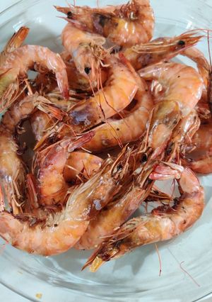 A picture of Grilled shrimp with lemon butter garlic sauce.