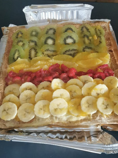 Una foto de Tarta de hojaldre y frutas