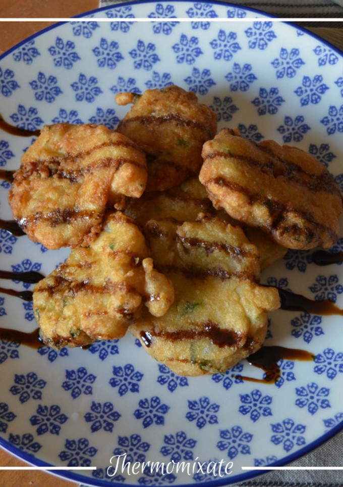 Una foto de Tortillitas de bacalao con miel de caña con Thermomix
