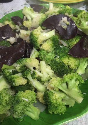 Foto resep Brokoli jamur kuping cah bawang putih