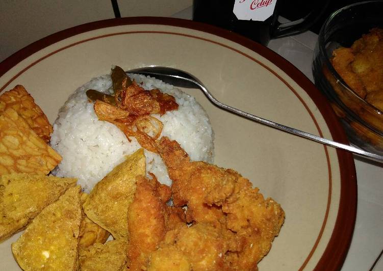 Langkah Mudah untuk Membuat Nasi uduk rice cooker mini ala NanoNanoNino, Enak Banget