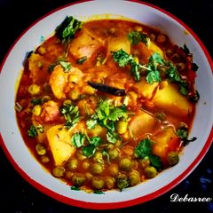 A picture of Peas Potato Korma.