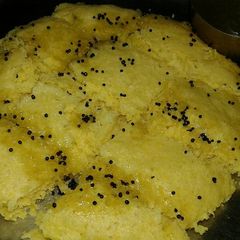 A picture of Khaman dhokla.