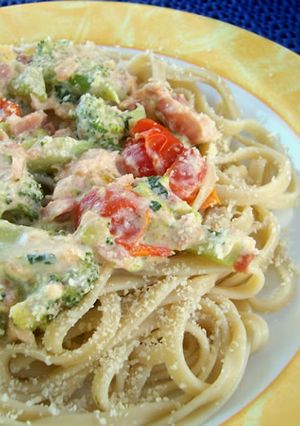 A picture of Pasta with broccoli.