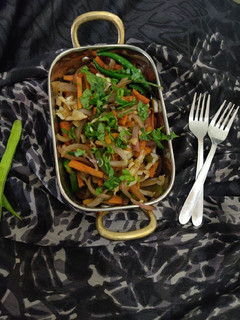 A picture of Chinese stir fry.