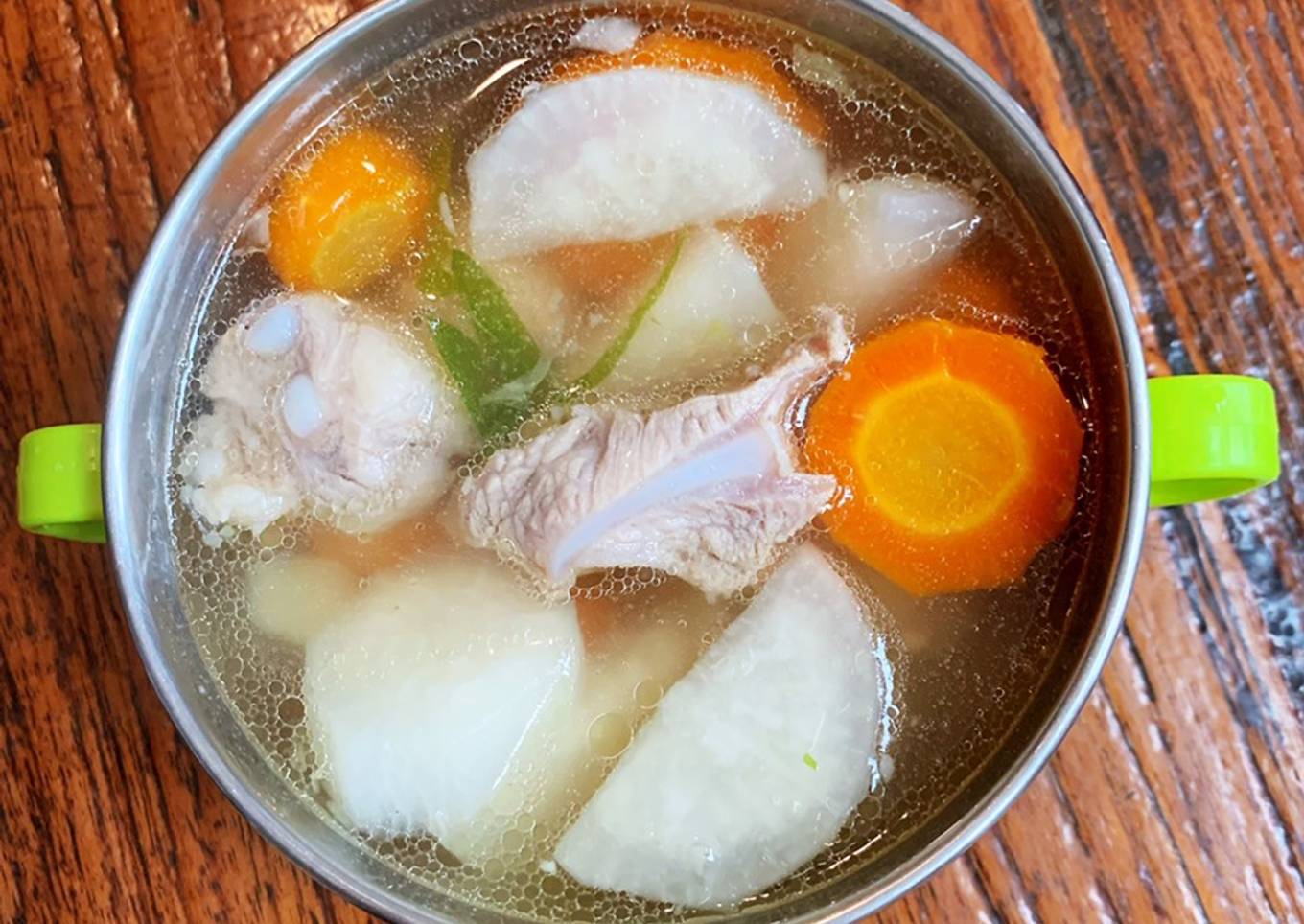 Sop lobak putih