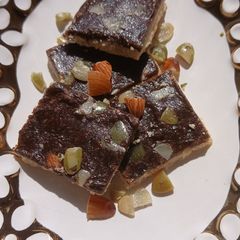 A picture of Khoya Chocolate Barfi.
