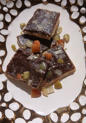 A picture of Khoya Chocolate Barfi.