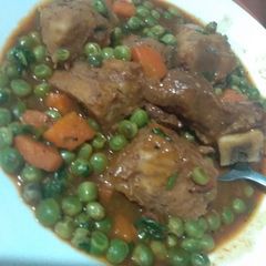 A picture of Arrow roots and peas.