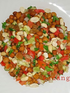 A picture of Black Chana Salad.