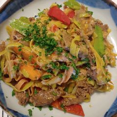 A picture of Tagliatelle beef veggies stir fry.