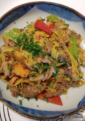 A picture of Tagliatelle beef veggies stir fry.