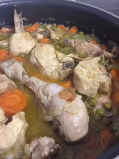 Una foto de Pollo al vino blanco