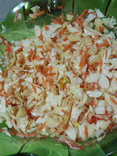 Una foto de Ensalada de col y manzana
