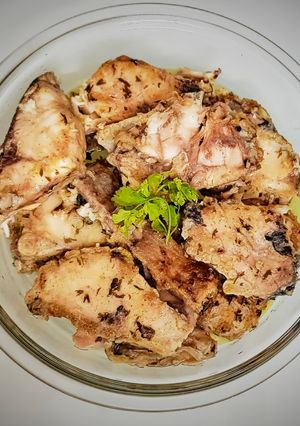 फिश इन बटर साॅस (fish in butter sauce recipe in marathi) रेसिपी चे मुख्य फोटो 