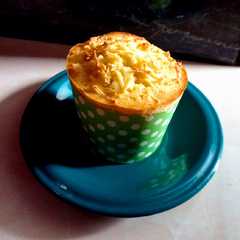 A picture of Vanila cup cake.