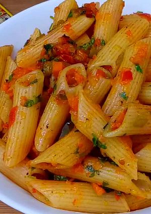 विदेशी पास्ता देशी स्टाइल (Videshi pasta deshi style recipe in hindi) रेसिपी मुख्य फोटो