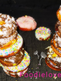 டோனட்ஸ் (Donuts recipe in tamil) செய்முறை முக்கிய புகைப்படம்