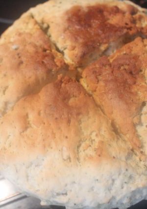 Una foto de Pan de ajo y perejil en freidora de aire