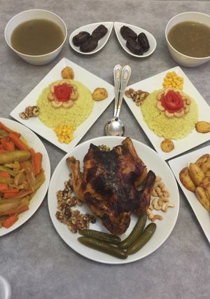 صورة لوصفة دجاج مشوي وشوربة فريكة وخضار مشويه 😋