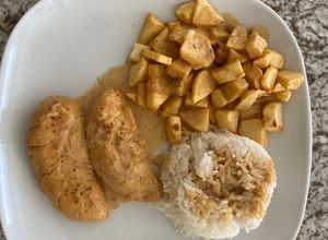 Una foto de Pollo a la crema