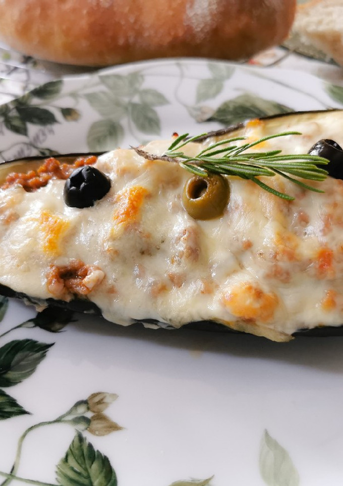 Una foto de 🍆Berenjenas rellenas🍆