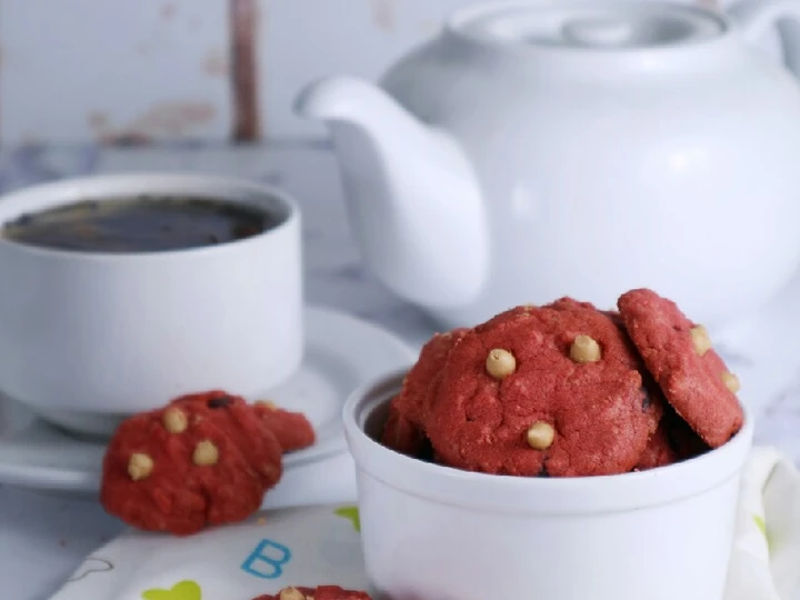 Langkah Gampang Membuat Resep Crunchy red velvet cookies yang Bisa Manjain Lidah Anti Ribet, Uenak Banget