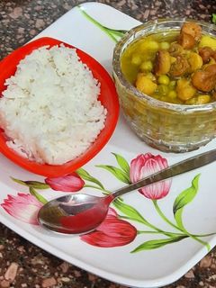 मंगोड़ी की सब्जी धनिया के साथ (mangodi ki sabzi dhaniya ke sath recipe in hindi) रेसिपी मुख्य फोटो